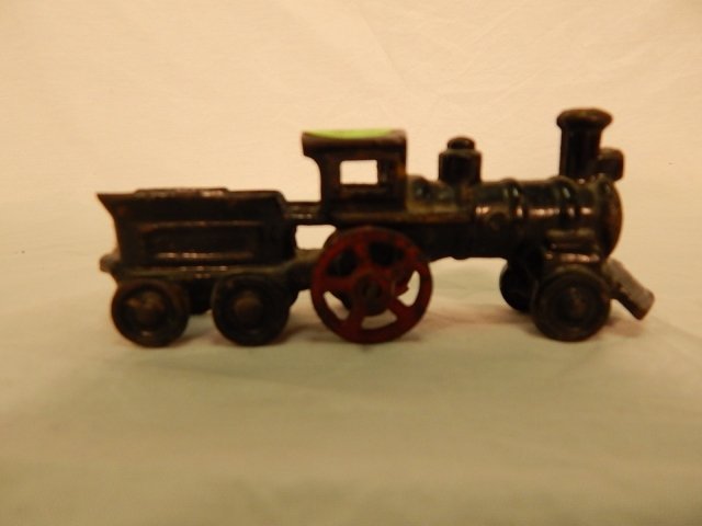 SMALL CAST IRON LOCOMOTIVE