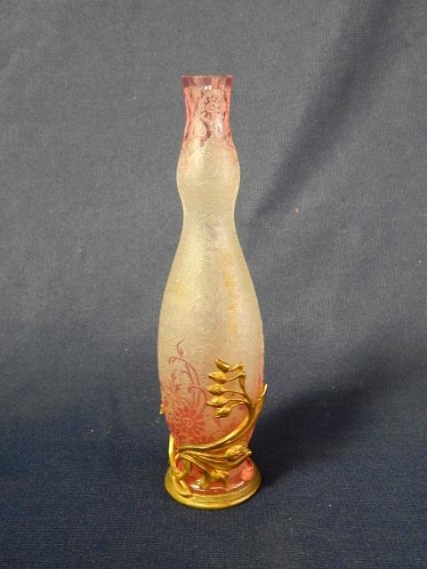 VICTORIAN ICE CHIP VASE HAND CUT CRANBERRY GLASS: 6" TALL WITH HAND CUT CRANBERRY GLASS FLOWERS