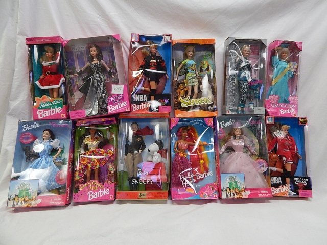 12 BARBIES: GLENDA THE GOOD WITCH, SNOOPY, HULA HAIR, COUNTRY WESTERN, SCHRECK, BARBIES.