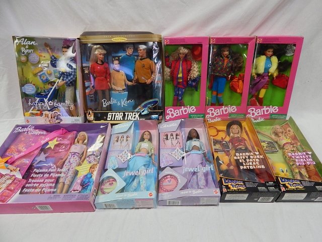 4 JETSETTER DOLLS AND OTHER TOYS: 2 DOLL TENTS, SADDLE, MUSICAL INSTRUMENTS,