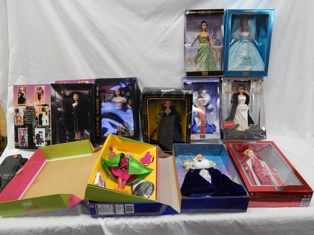 10 COLLECTORS EDITION AND LIMITED EDITION BARBIES: ERICA KING, EXOTIC BEAUTY, MADISON AVE, FIRE AND ICE, AND THE NEW YORK COLLECTION BARBIES.