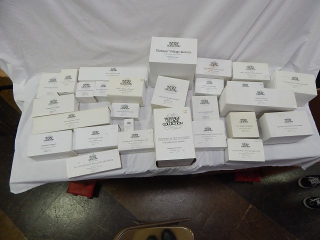 HERITAGE VILLAGE COLLECTION CHRISTMAS VILLAGES: 28 PIECES. NEVER USED IN ORIGINAL BOXES.