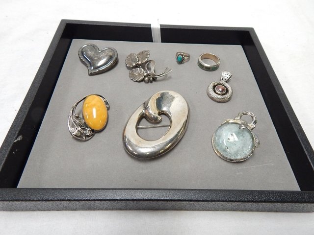 STERLING SILVER SIX PINS AND TWO RINGS: MULTI COLORED STONES