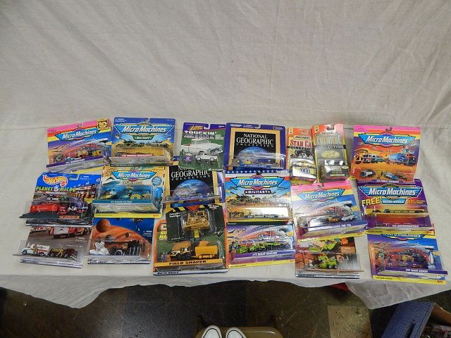 20 MICRO MACHINES AND HOT WHEELS SETS: ASSORTED. NEW IN THE PACKAGE.