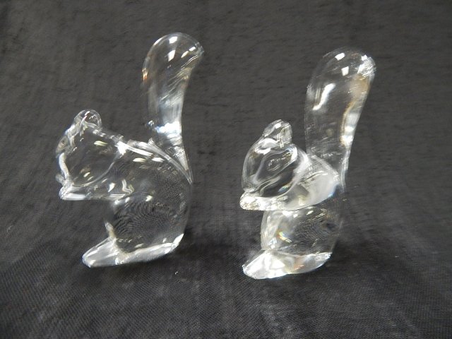 PAIR OF BACCARAT SQUIRRELS: 4 1/4" TALL.