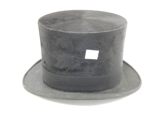 BEAVER TOP HAT: BEAVER TOP HAT. CHRISTIES LONDON.