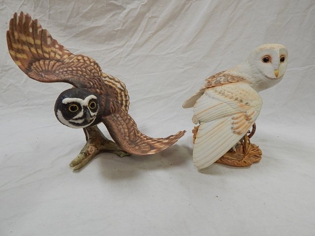 LOT OF TWO LARGE PORCELAIN OWLS: LARGEST IS 12" TALL. FRANKLIN MINT ON THE BOTTOM.