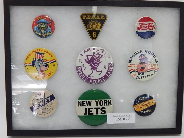 COLLECTION OF CHARACTER AND ADVERTISING PINS: HUCKELBERRY HOUND, MCGILLA GORILLA, NEW YORK JETS, AND MORE.