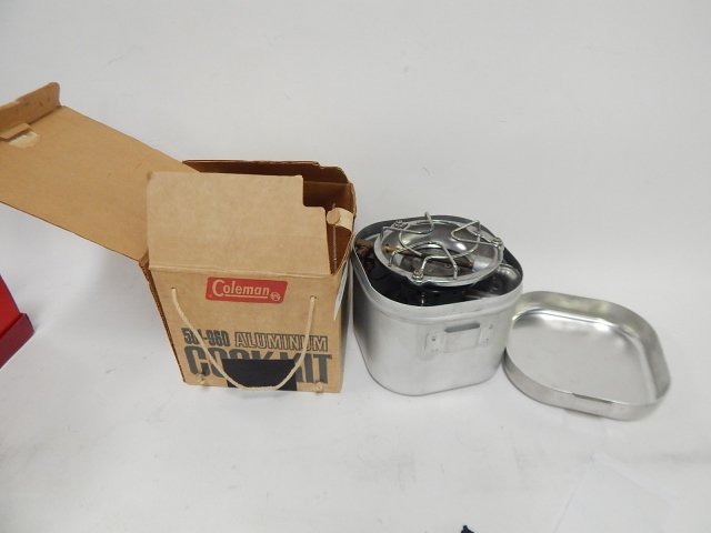 COLEMAN COOK STOVE: CONDITION AS SHOWN.