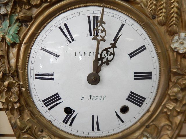 WAG ON WALL CLOCK: 54 IN LONG 2 WEIGHTS COND SOLD AS IS