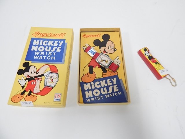 MICKEY MOUSE WATCH AND FLASHLIGHT (1 of 3)