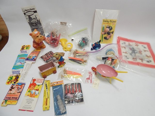 COLLECTION OF TOYS: CONDITION AS SHOWN.
