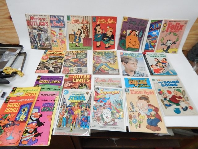 17 COMIC BOOKS (1 of 7)