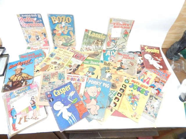 COLLECTION OF COMIC BOOKS: ROUGH CONDITION, SOLD AS IS. CASPER, BETTY & VERONICA, BOZO, AND MORE!