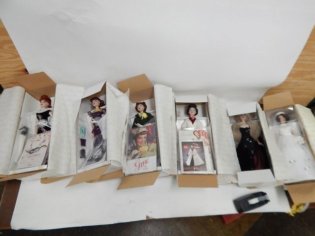 6 GENE DOLLS (1 of 4)