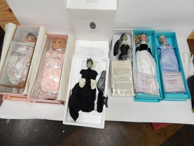 LOT OF 6 ASSORTED DOLLS (1 of 4)