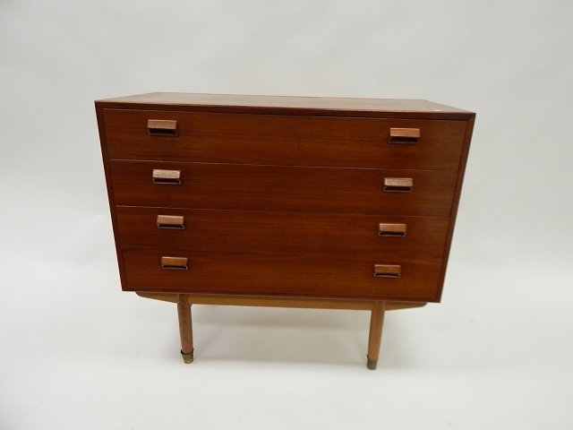 SOBORG MOBLER DRESSER: GOOD CONDITION, 39" WIDE 18" DEEP 35" TALL