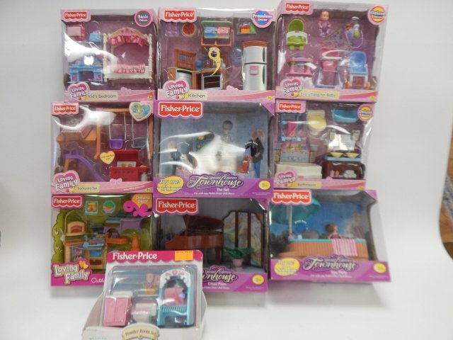 10 FISHER PRICE PLAYSETS: BAR B QUE, BACK YARD, PIANO, SPA, PETS, KITCHEN, BATHROOM, AND A KIDS BEDROOM. ALL IN ORIGINAL BOXES.