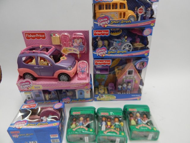 10 PIECES TOY SETS AND DOLLS: SUV, CAMP, HORSE AND CARRIAGE, SCHOOL BUS AND SOME DOLLS.
