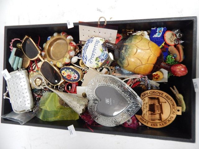 LOT OF COSTUME JEWELRY (1 of 1)