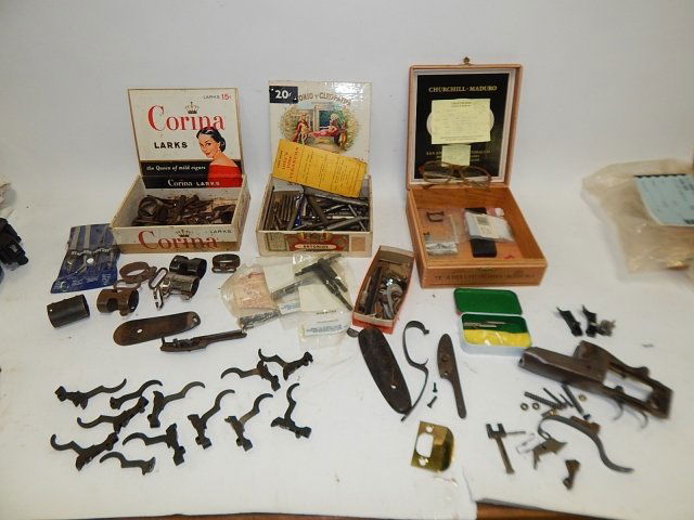 TRIGGERS, TOOLS, AND OTHER GUN MATERIALS: LARGE LOT OF GUN PARAPHERNALIA, INCLUDES TRIGGERS,RELOADS, AND OTHER GUN PARTS.