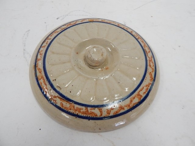 RED WING CROCK LID: 6 1/2" DIAMETER. GOOD CONDITION.