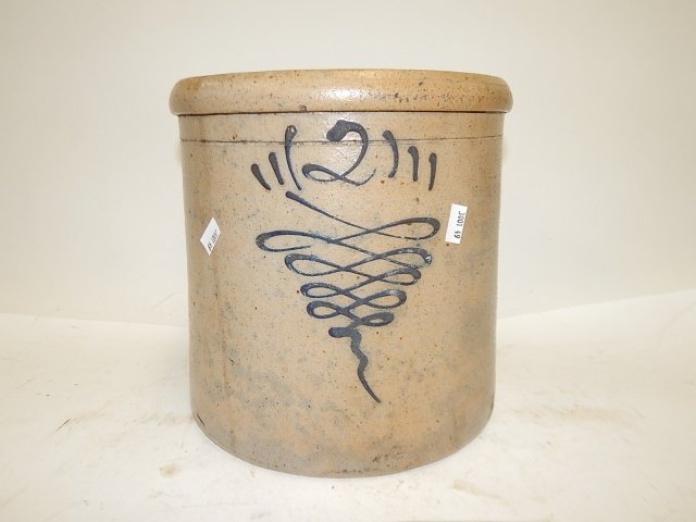 2 GALLON REDWING CROCK: 9 " X 9"