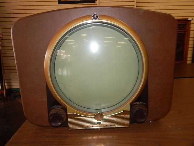 ZENITH "WILSON" T.V.: 16" TALL, 22" LONG, AND 20" DEEP.