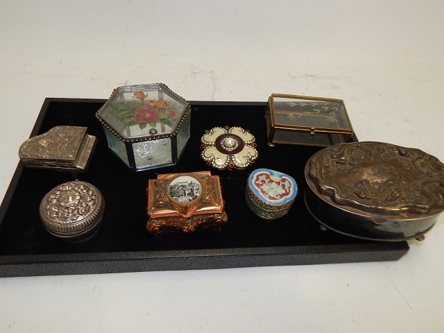 LOT OF TRINKET BOXES: ASSORTED SHAPES, SIZES, AND DESIGNS.