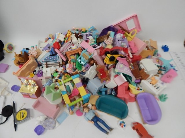LARGEST LOT OF DOLLHOUSE FURNITURE, FIGURES, ETC (1 of 4)