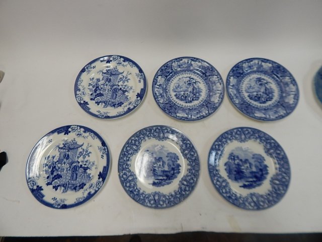 COLLECTION OF ROYAL COULDON ENGLAND PLATES: SIX PLATES. 10 AND 1/4" DIAMETER