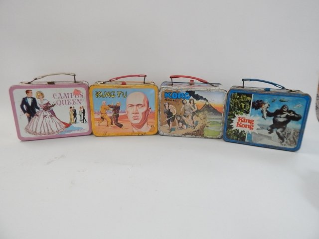 FOUR TIN LUNCH BOXES (1 of 3)