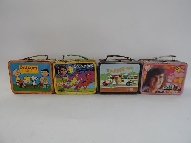 FOUR TIN LUNCH BOXES (1 of 2)
