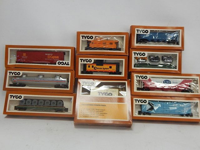 TYCO HO SCALE TRAIN CARS (1 of 7)
