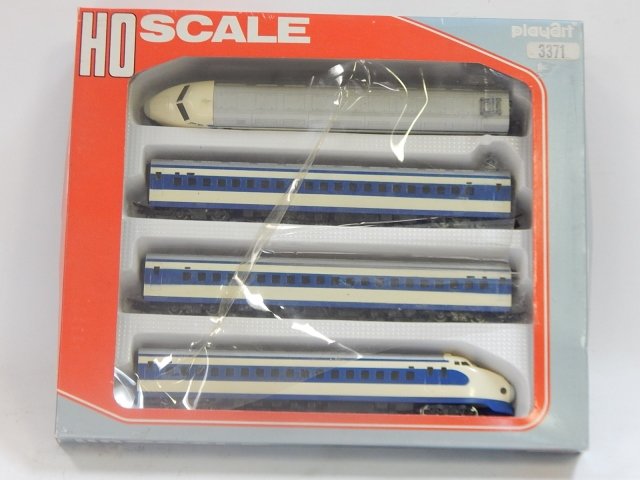 PLAYART HO SCALE TRAIN SET (1 of 3)
