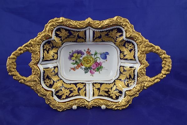 MEISSEN – Prunkschale, 1.Wahl: Traumhafte alte Meissen Prunkschale mit Streublumen-Dekor und reichhaltiger Goldumrandung – 35 cm