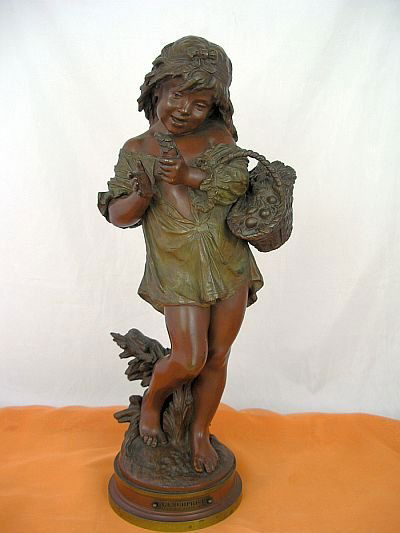 Auguste Moreau, bronze statue of curly haired girl : Great signed Auguste Moreau sculpture of a curley haired girl – basket: La Surprise -Salon des Beaux Arts – H: 47 cm – nearl 9 kg
