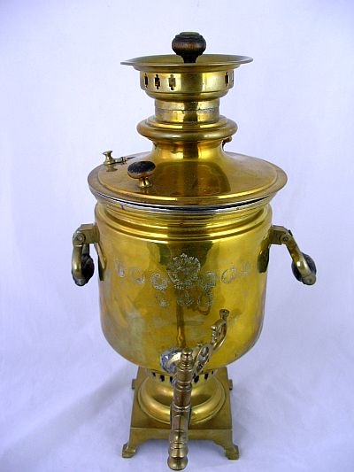 antique great russian Samowar, about 1850: antique russian Samowar with more than 10 old Tsar stamps – brass with wooden handles -H: ca. 50 cm