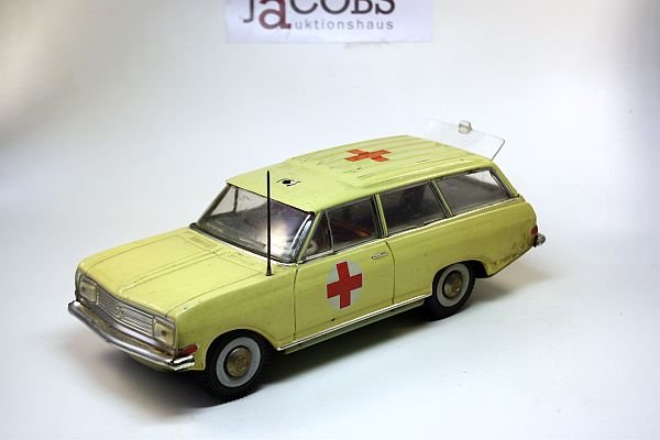 HUKI – Opel Rekord Ambulance: Rare HUKI Opel Rekord Ambulance with flywheel-drive – L: 24cm