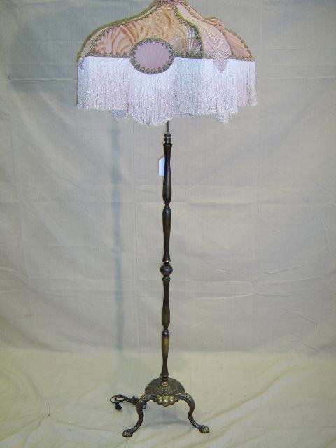 VICTORIAN STYLE FLOOR LAMP WITH SHADE: VICTORIAN STYLE FLOOR LAMP WITH SHADEMEASURES 68"T X 27"D
