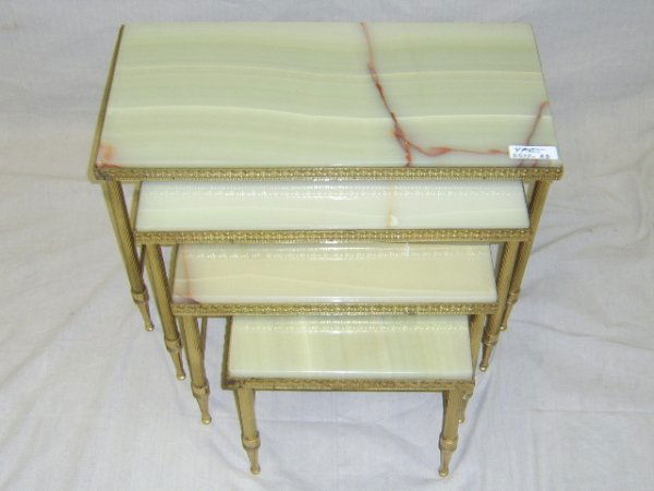 FRENCH STYLE ONYX TOP NESTING TABLES: FRENCH STYLE ONYX TOP NESTING TABLES WITH ORNATE BRASS BASES. 20TH CENTURY LARGE TABLE MEASURES 16"T X 26"L X 13"W NEAR MINT. PLEASE CONTACT ONE OF OUR RECOMMENDED THIRD PARTY SHIPPERS FOR SHIPPING QU