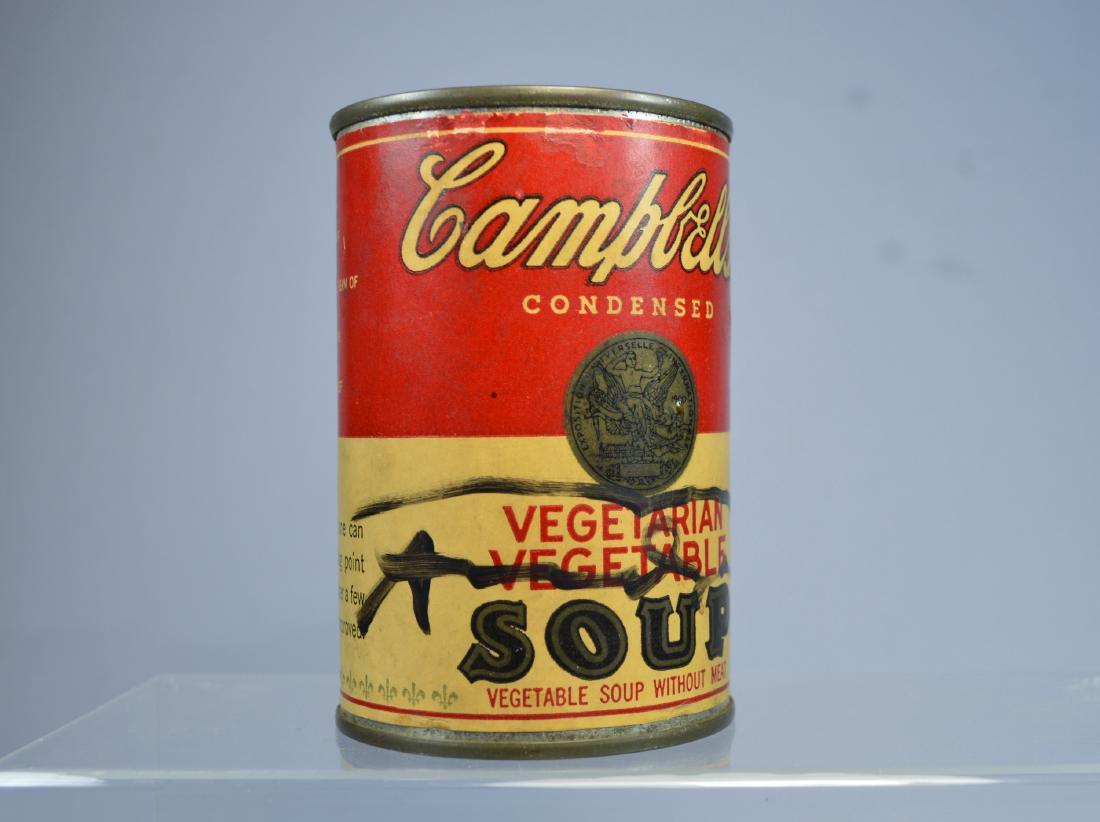 ANDY WARHOL SIGNED CAMPBELL'S SOUP CAN: ANDY WARHOL SIGNED VINTAGE CAMPBELL'S SOUP CAN. VERY GOOD CONDITION. PRIVATE COLLECTION: BOSTON.
