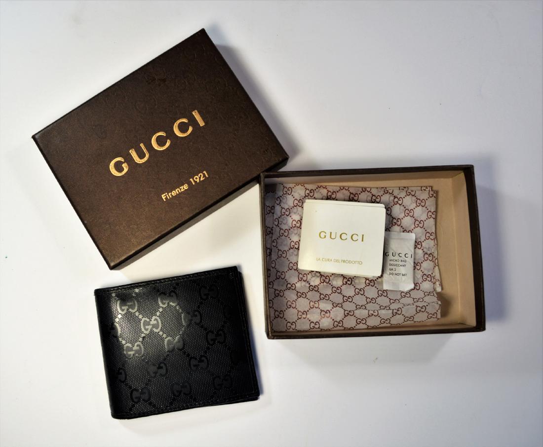 GUCCI WALLET MENS BILLFOLD (1 of 3)