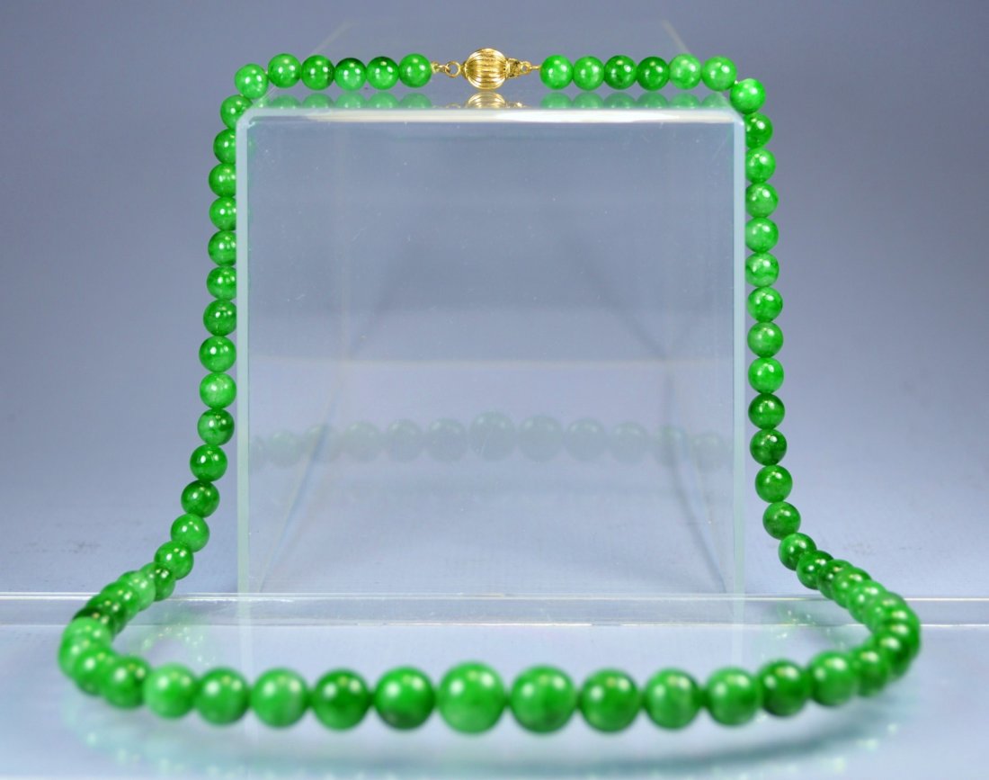 CHINESE TOP SPECIAL GREEN JADE BEAD NECKLACE (1 of 5)