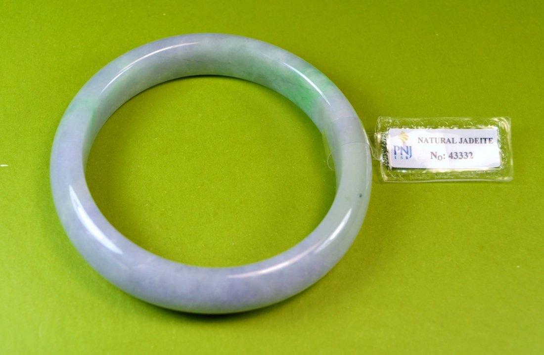 CHINESE TOP CERTIFIED GREEN JADE BANGLE (1 of 5)