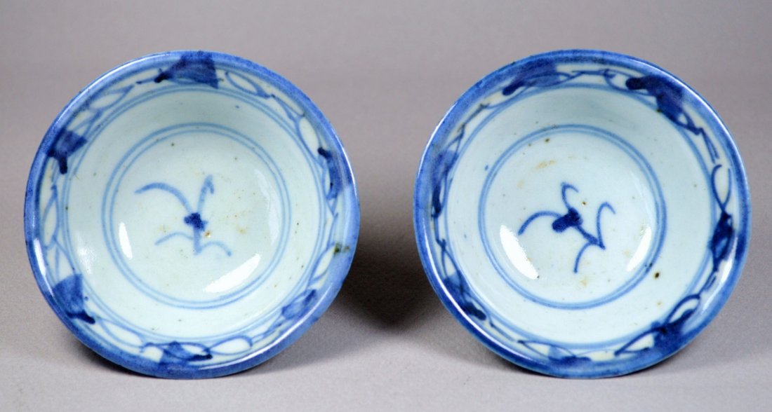 CHINESE PAIR CEREMONIAL TEA CUPS CA. 18TH C (1 of 4)