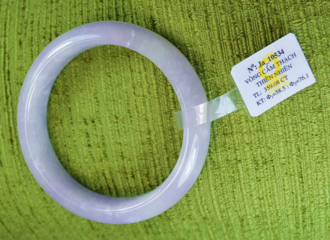 CHINESE TOP NATURAL LAVENDER JADE BANGLE (1 of 5)