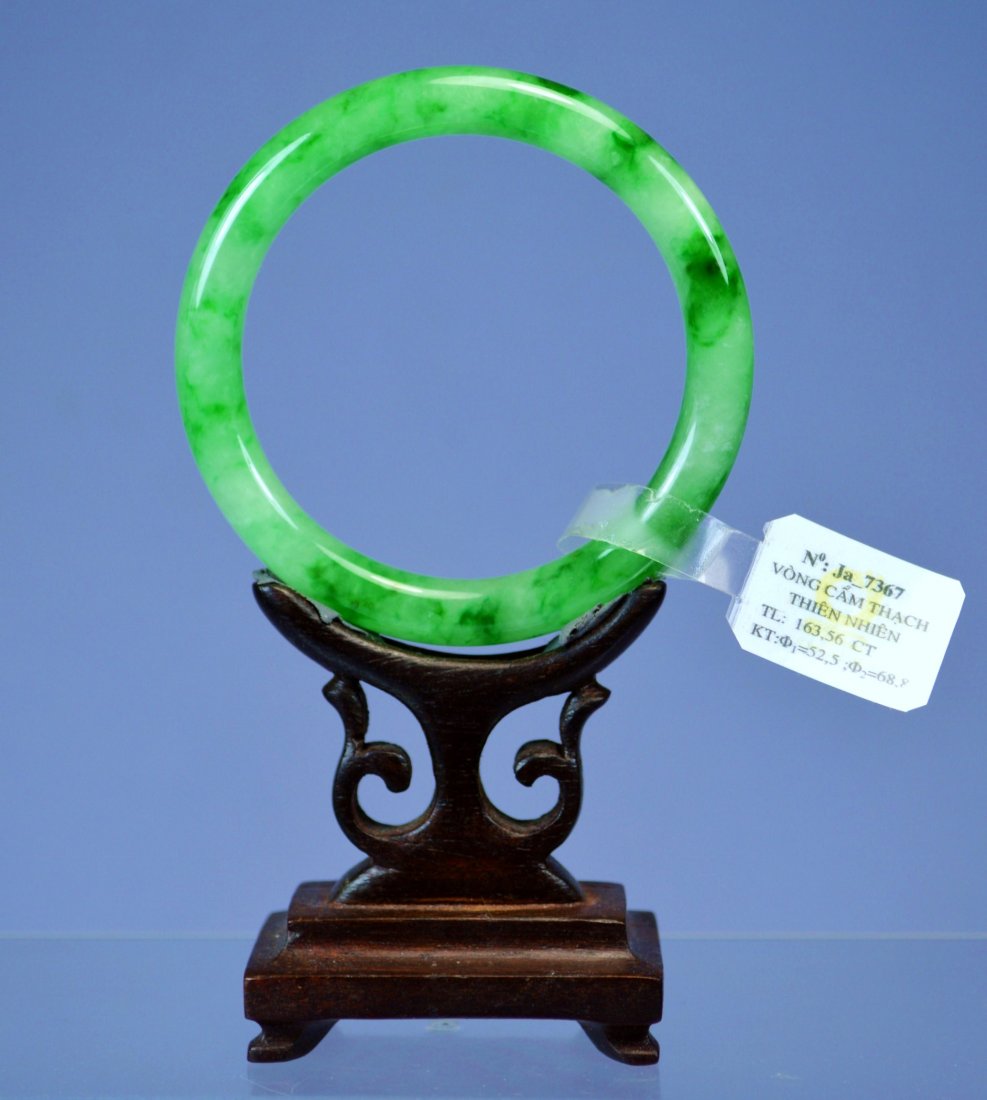 CHINESE TOP NATURAL GREEN JADE BANGLE (1 of 7)