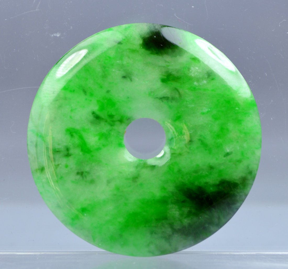 CHINESE GR A CARVED JADE BI-DISC AMULET PENDANT (1 of 2)