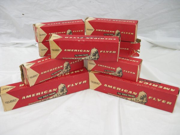 #20540 Merchandiser: no set box, has individual boxes, 21922 has light flaking on nose decal, 24036 box car as sligt rust on door guides